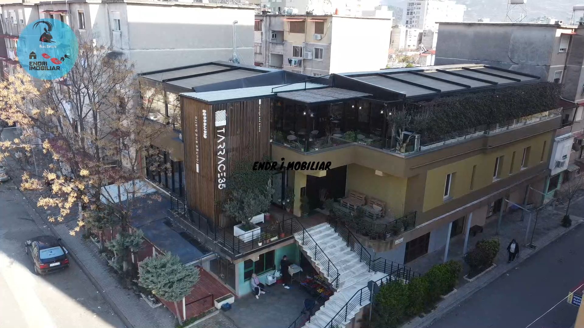 Shitet 𝐁𝐚𝐫 𝐋𝐨𝐮𝐧𝐠𝐞 𝐁𝐢𝐬𝐭𝐫𝐨 TARRACE35