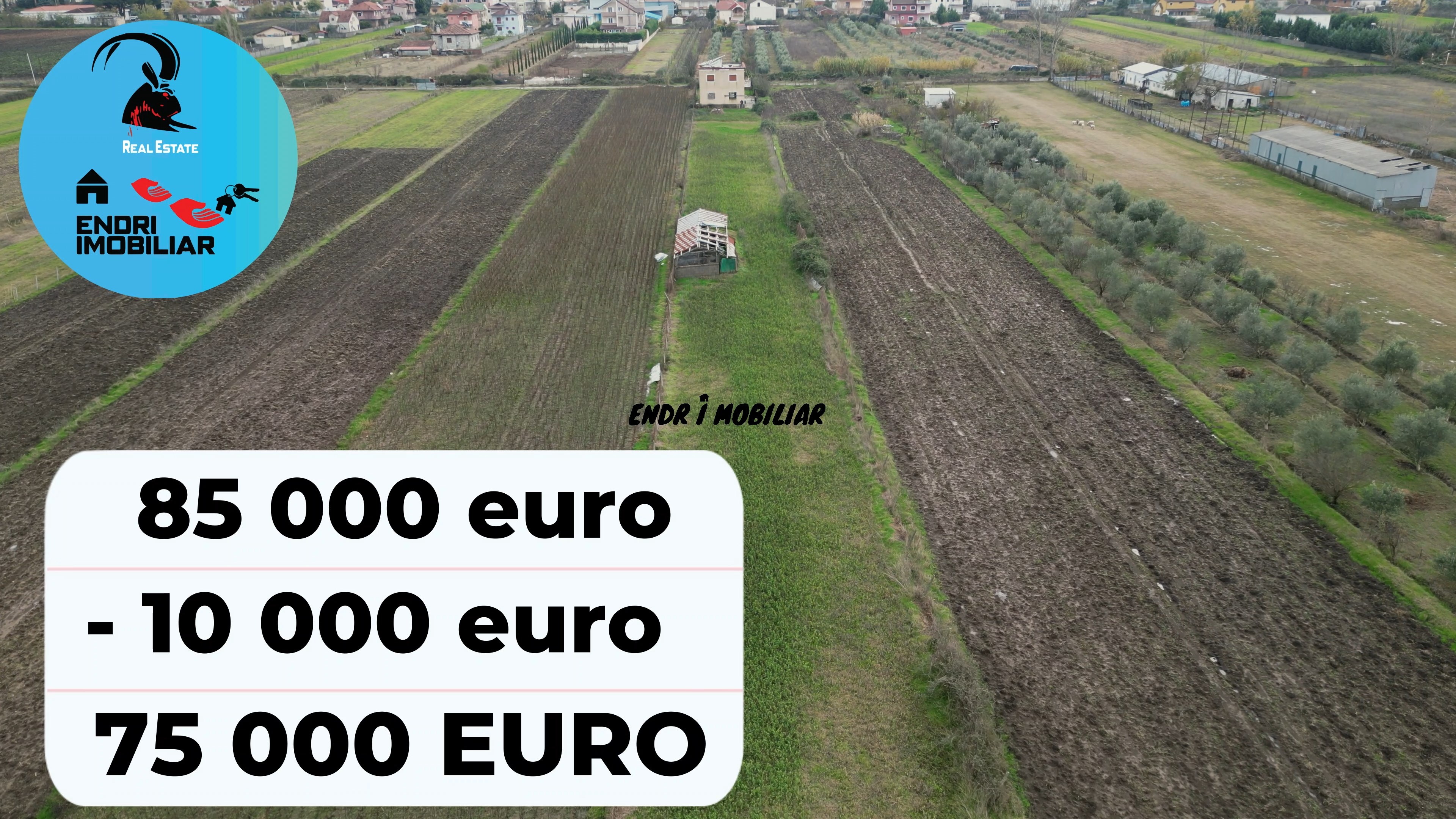 SHITET shtepi 2-kateshe & 3000 m2 toke are /Cerrik