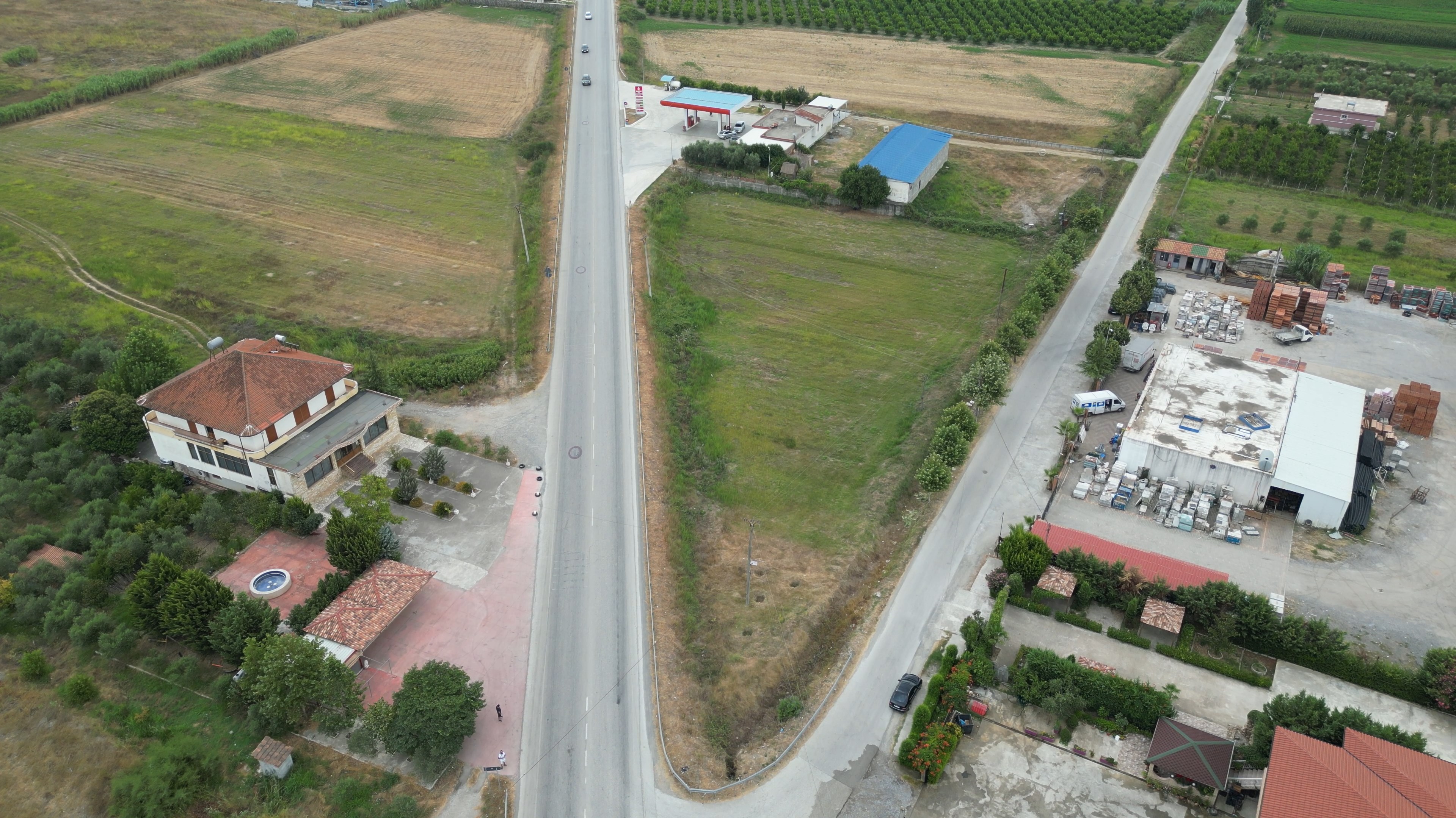 Shitet Truall buze aksit nacional Elbasan-Durres