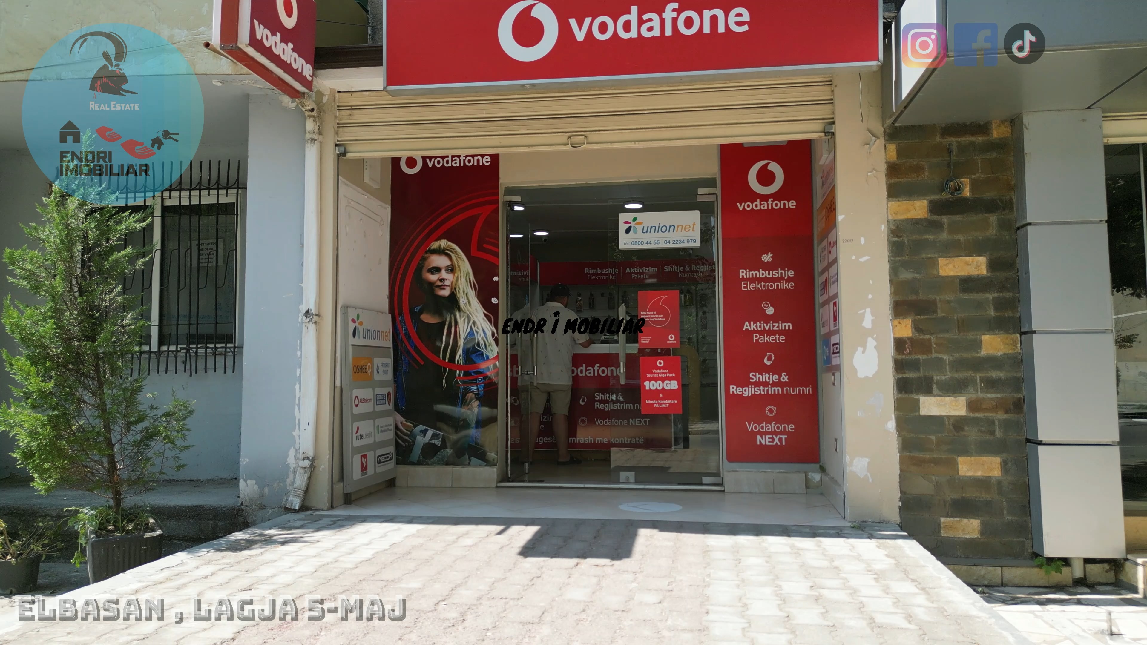 SHITET AMBIENT KOMERCIAL PRANE PARKUT