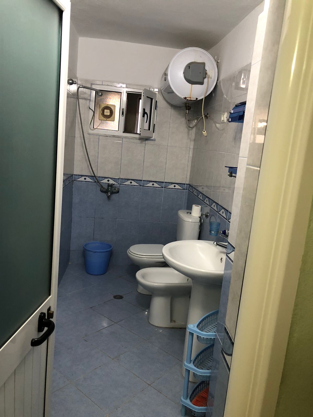 Shitet Apartament 1+1 prane restorant Regina