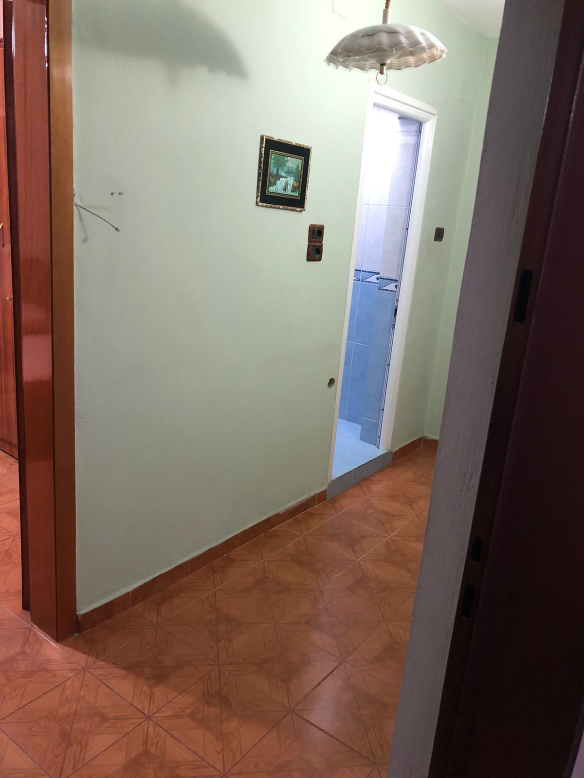 Shitet Apartament 1+1 prane restorant Regina