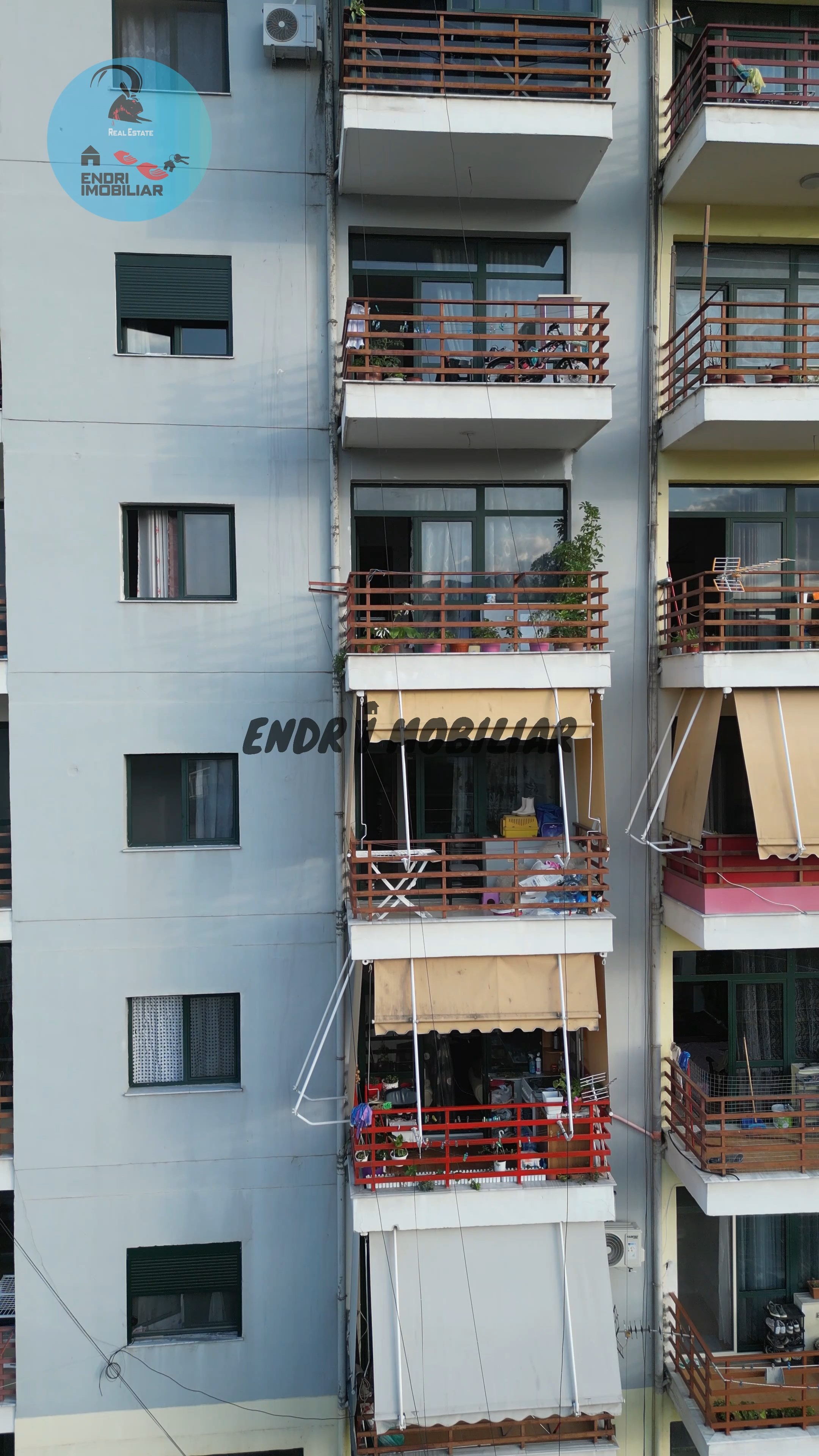 Shitet Apartament  1+1 ,ura e bakallit