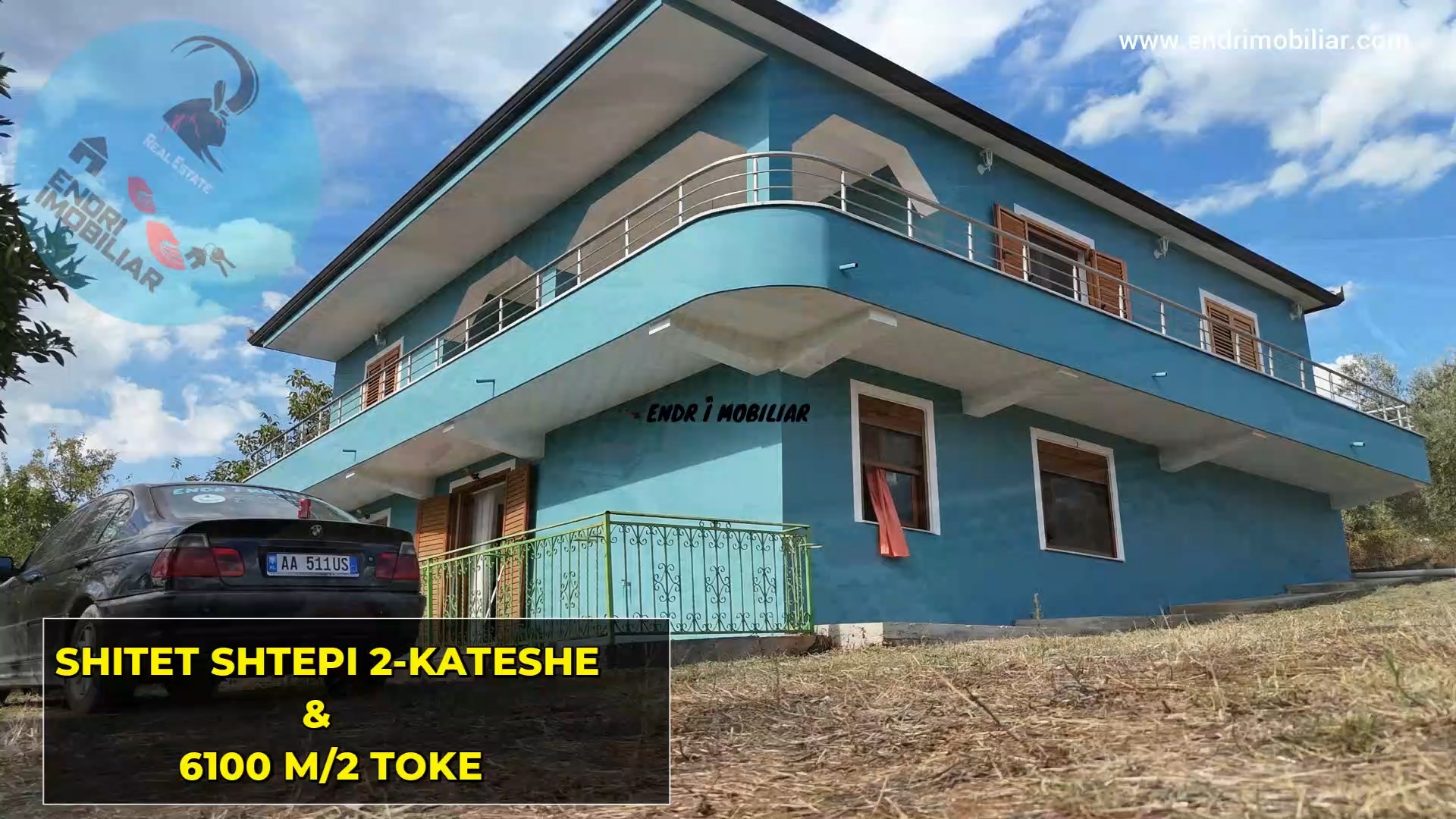 Shitet shtepi 2 kateshe bashk me 6100  m/2 toke