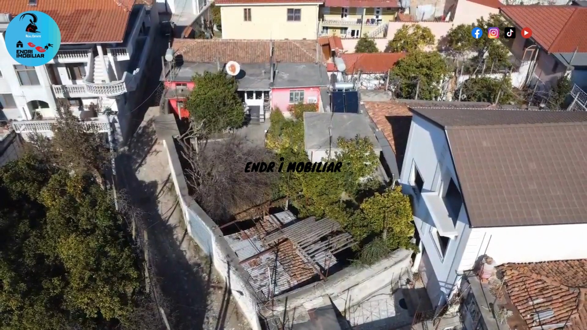 Shitet Truall Shtepi 1 kateshe ne lagjen Kala