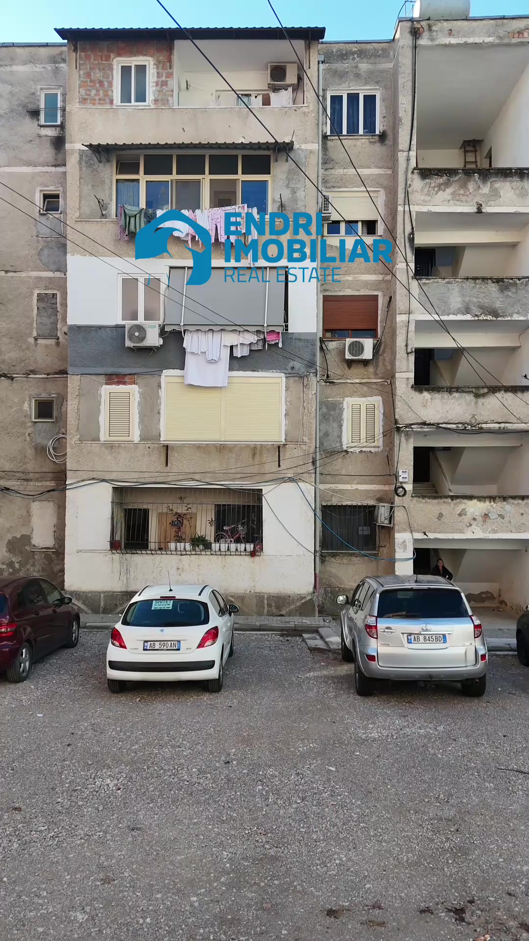 Shitet Apartament 2+1